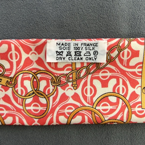 Hermes scarf 33x2”
Wore one time only. Excellent condition - Picture 4 of 10